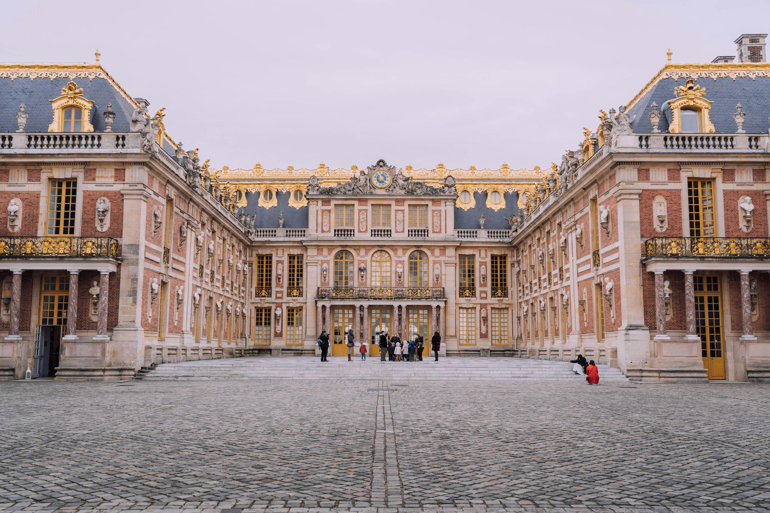 VERSAILLES : SKIP-THE-LINE PALACE & GARDENS SEMI-PRIVATE TOUR
